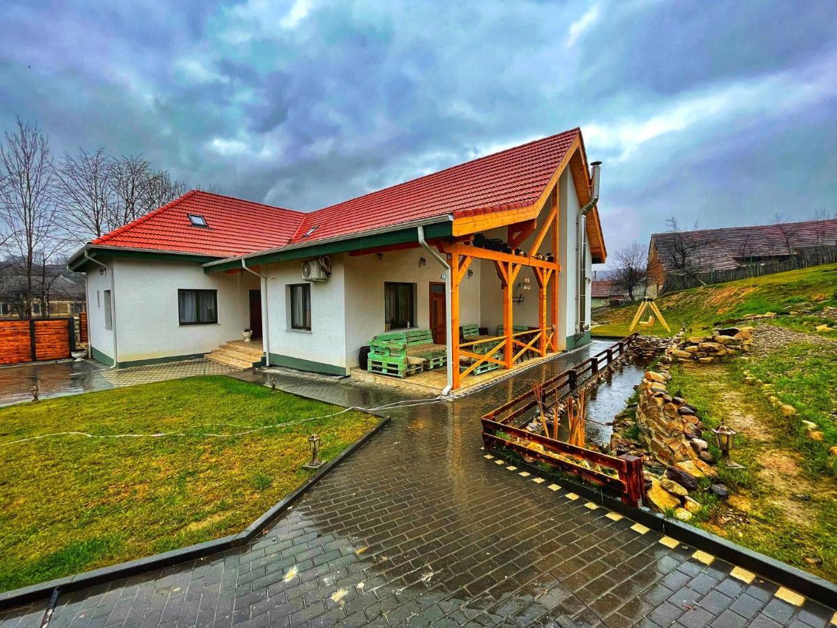 Domeniul Bondarelului Ocolisu Mic Exterior foto