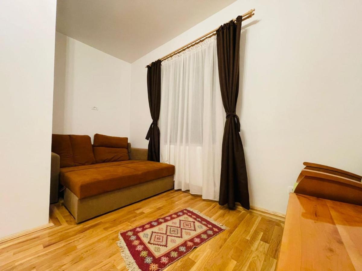 Domeniul Bondarelului Ocolisu Mic Exterior foto
